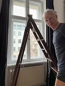 SexyLeon8 online show from April 13, 9:43 am