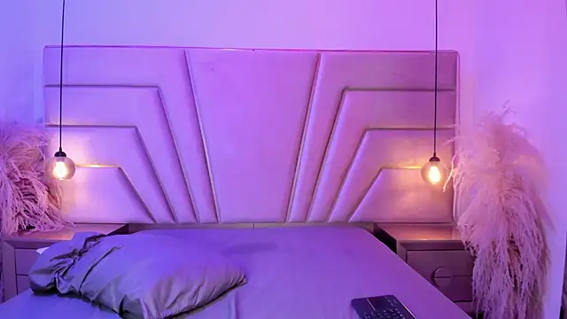 Milan LewisS online show from February 17, 5:01 pm