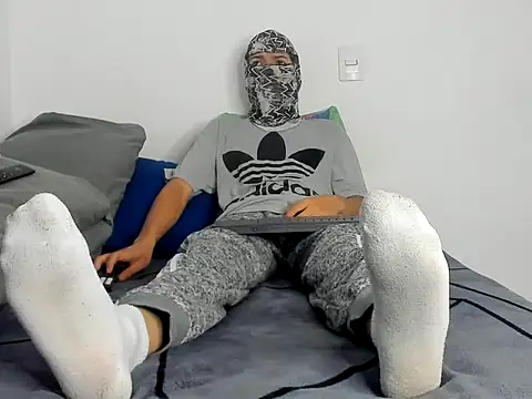 Snapshot of Master_Leonardo chatting on September 30, 2:42 pm Master Leonardo online show from September 30, 2:42 pm