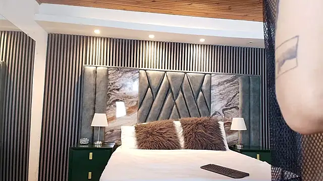 Michael blue online show from February 18, 8:28 pm