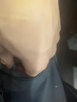 pasivosumi18554 online show from December 4, 7:43 pm