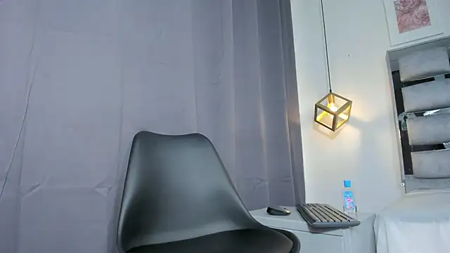 lianfox  online show from November 22, 12:49 pm