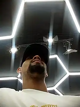 yurgaki 21 online show from March 18, 11:30 pm