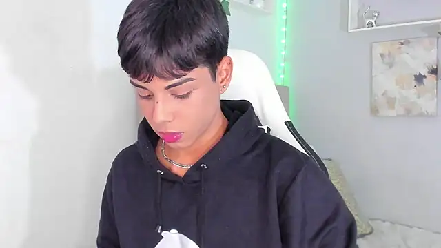 Thomas wil online show from October 26, 7:43 am