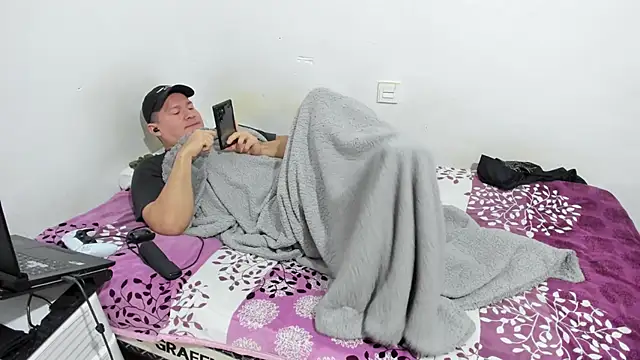 Snapshot of fuckynations chatting on December 30, 5:58 am fuckynations online show from December 30, 5:58 am