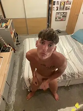 Snapshot of naughtyboy0124 chatting on September 8, 11:04 pm naughtyboy0124 online show from September 8, 11:04 pm