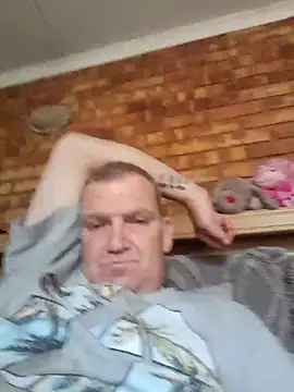 wallacelegend online show from November 4, 1:45 pm