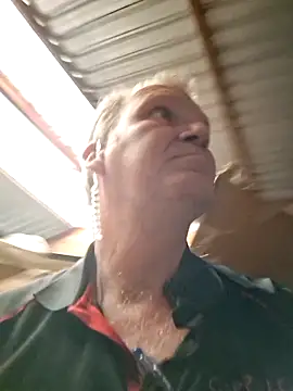 Snapshot of wallacelegend chatting on September 12, 3:34 pm wallacelegend online show from September 12, 3:34 pm