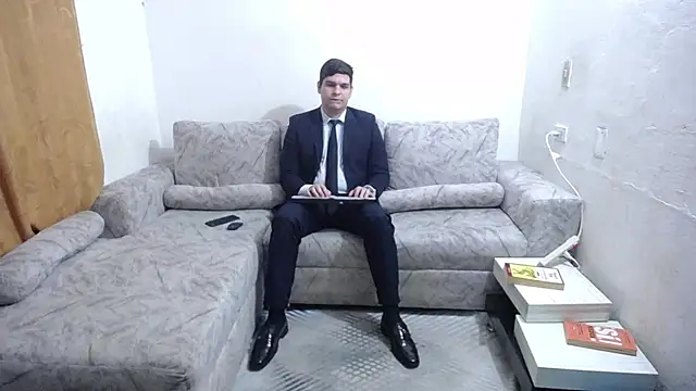 Victor Maitland online show from July 3, 4:07 am