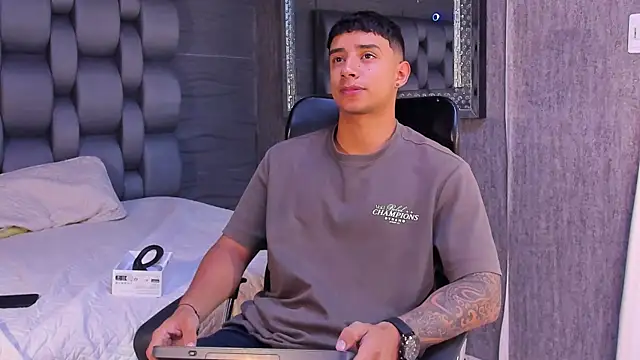 jaze bradley online show from November 12, 11:38 am