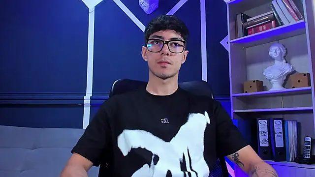 Snapshot of etham_wolf_ chatting on October 2, 1:59 pm etham wolf  online show from October 2, 1:59 pm
