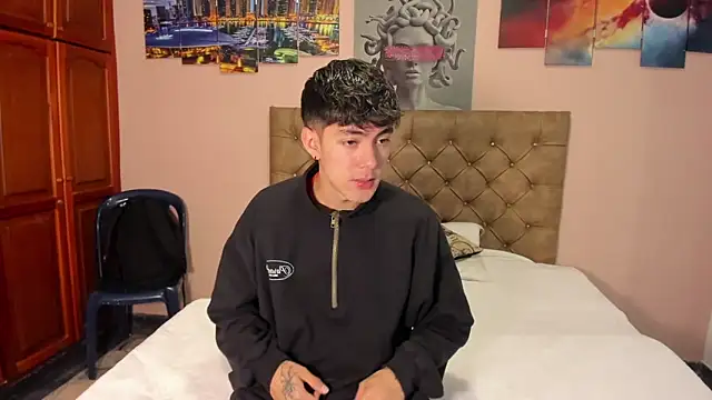 Snapshot of etham_wolf_ chatting on September 30, 1:58 pm etham wolf  online show from September 30, 1:58 pm