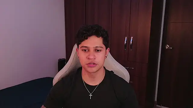 Snapshot of domsantiago_ chatting on September 22, 3:50 am domsantiago  online show from September 22, 3:50 am