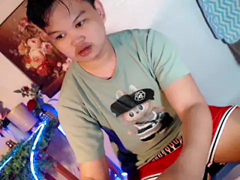Reynelcock online show from July 7, 6:22 pm