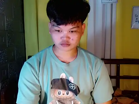 Reynelcock online show from October 31, 2:31 pm