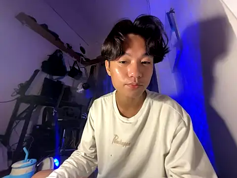 ur little secret online show from December 21, 4:04 pm