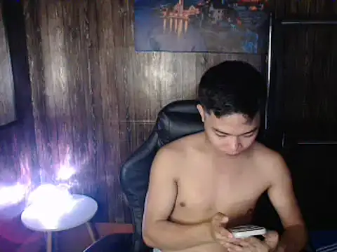 hotzachery online show from April 10, 5:14 am