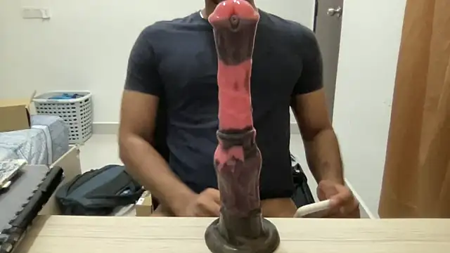 Hotmaskedboi online show from February 10, 5:28 pm