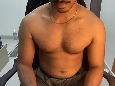 Hotmaskedboi online show from November 23, 11:21 am