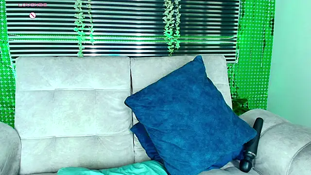 CamiiGuzmanX online show from March 24, 11:08 pm