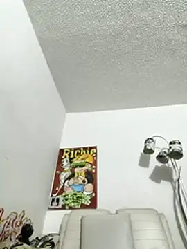 Thomasjons  online show from February 7, 2:40 am