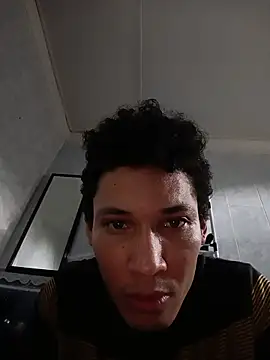 RuiMaddoox online show from October 28, 7:27 pm