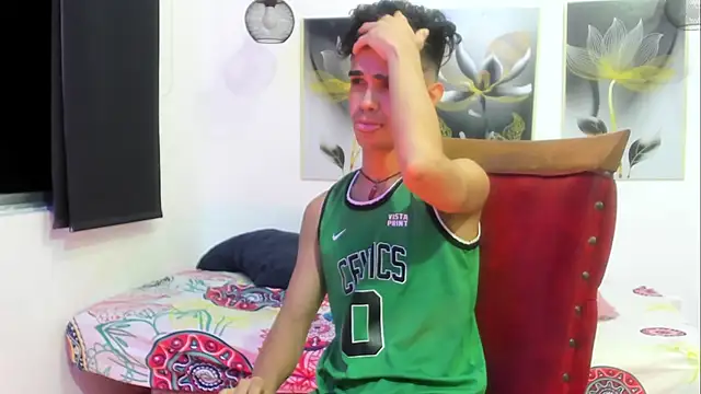 Violet Dream2 online show from April 18, 12:45 am