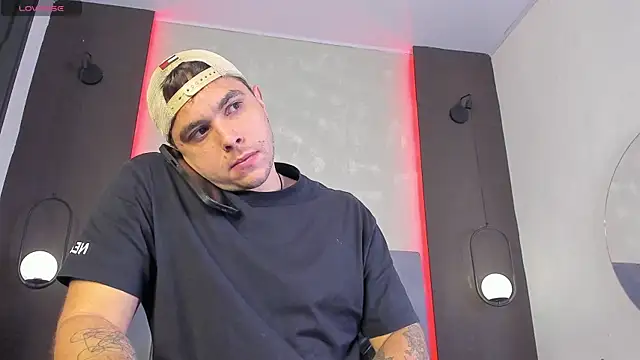 Liam walk  online show from February 9, 11:20 pm