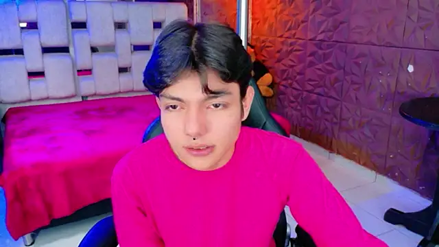 alandelrey57 online show from February 7, 1:40 pm