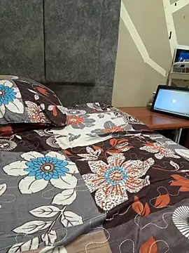 tuanaiman02 online show from October 14, 3:02 am