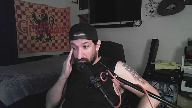 DevilPup75  online show from February 24, 4:57 am