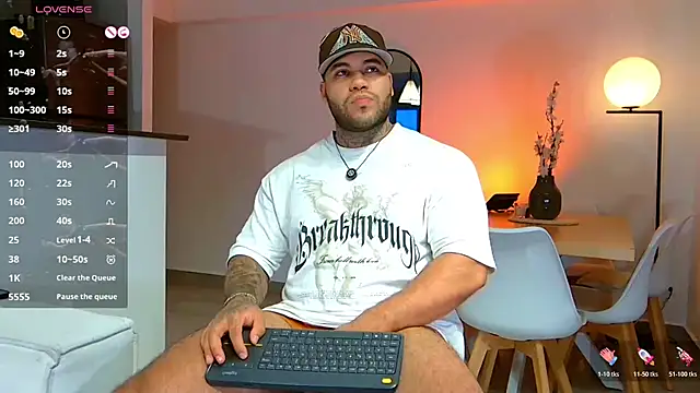 Snapshot of Michael_Salens chatting on October 24, 10:11 pm Michael Salens online show from October 24, 10:11 pm