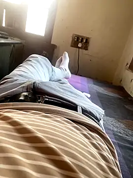 Snapshot of aadfgh11 chatting on October 24, 9:33 am aadfgh11 online show from October 24, 9:33 am