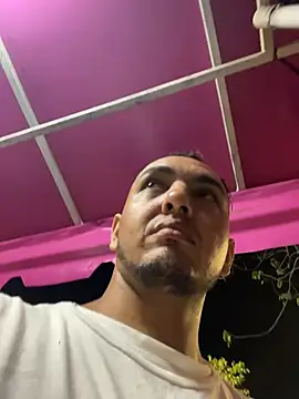 Snapshot of Alejand276765 chatting on October 15, 3:25 am Alejand276765 online show from October 15, 3:25 am