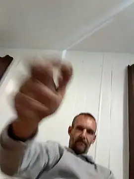 Snapshot of Hungwell1515 chatting on October 24, 1:57 pm Hungwell1515 online show from October 24, 1:57 pm