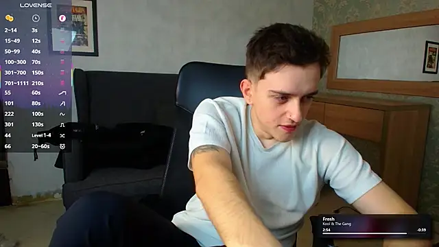 FelixStarkk online show from December 18, 5:36 am