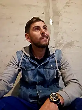 Alex-andru88 online show from December 3, 10:21 am