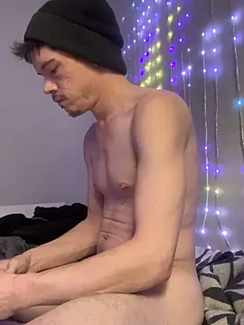 SalemStratton online show from November 8, 4:43 pm