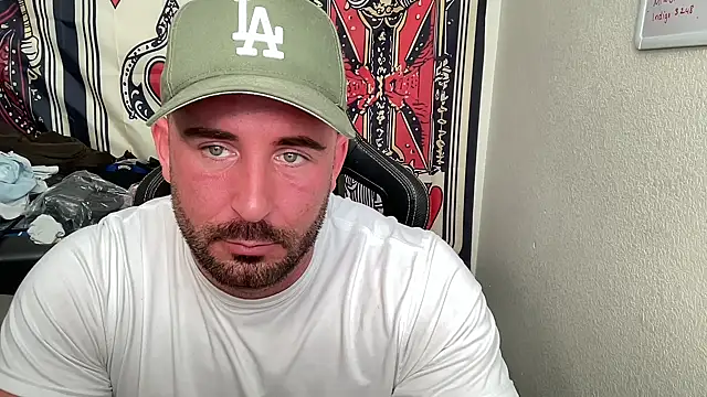 brettmycles28 online show from February 17, 6:07 pm