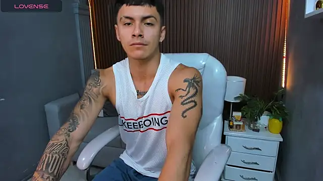 Leo santoro online show from November 24, 1:56 pm