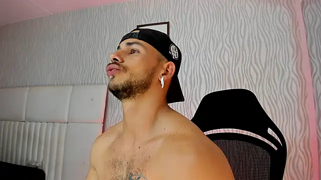 dylan jacobx online show from December 2, 4:04 am