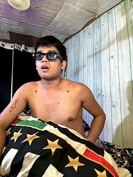 iampinoy19 online show from October 8, 9:46 am