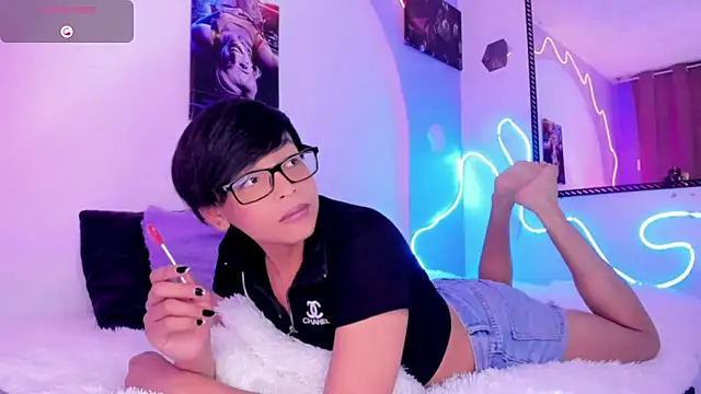 Dannyhot  online show from September 20, 8:20 pm