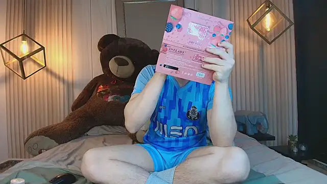 TaylerWhite online show from October 2, 12:53 pm