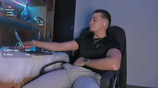 Gael williams1 online show from December 3, 2:17 am