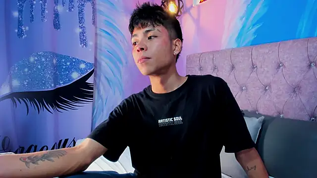 MaxiWildd online show from March 10, 8:48 pm