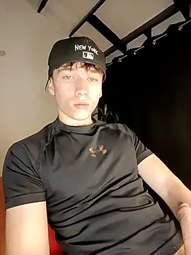 Snapshot of Logan_sixxer chatting on September 28, 3:26 am Logan sixxer online show from September 28, 3:26 am