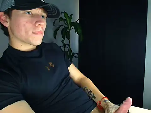 Logan sixxer online show from November 12, 8:25 pm