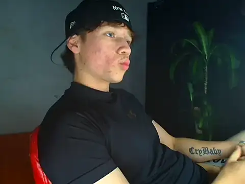 Logan sixxer online show from November 14, 11:17 pm