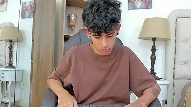 Ibratxandy online show from June 1, 7:14 pm